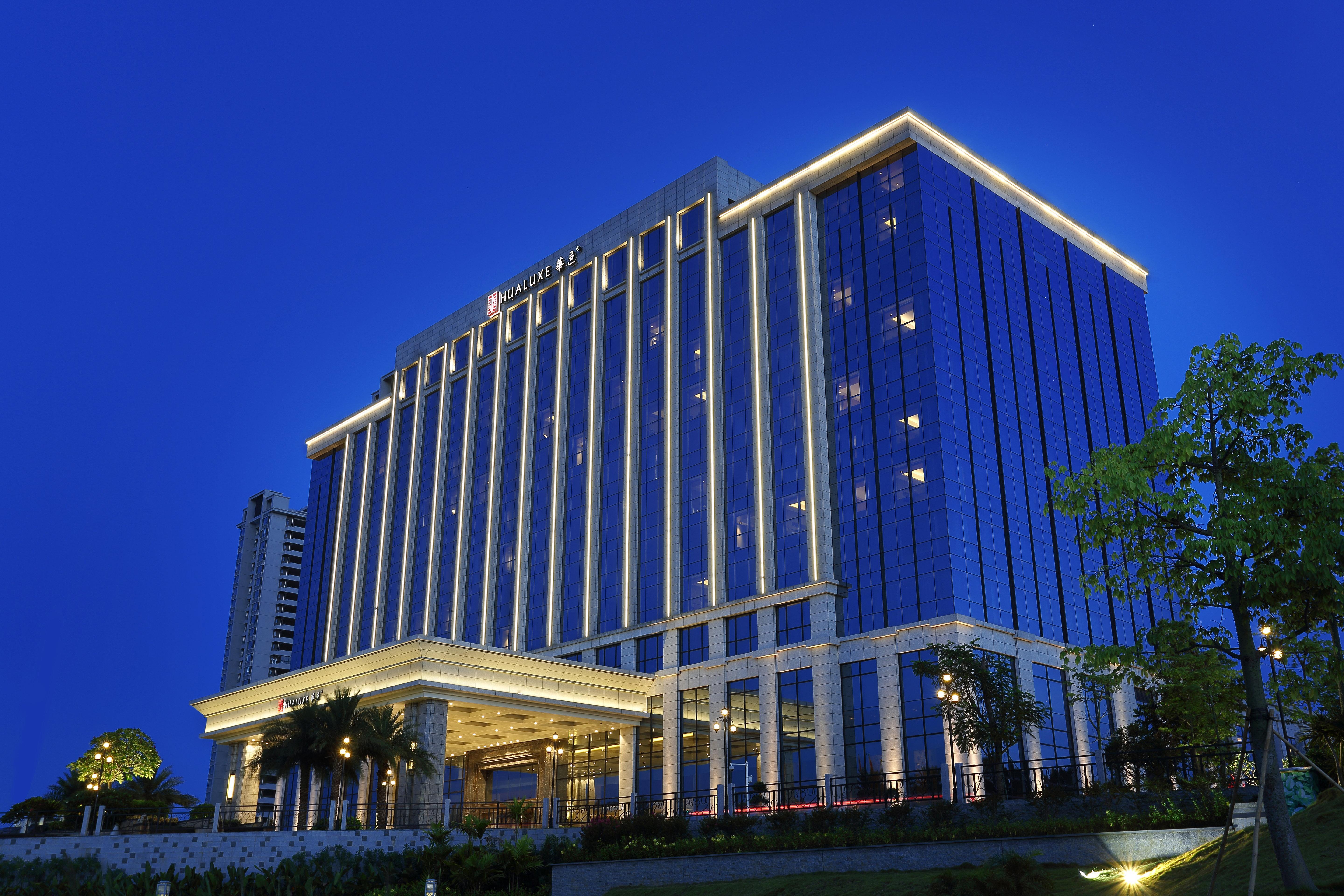 Hualuxe Yangjiang City Center Exterior foto